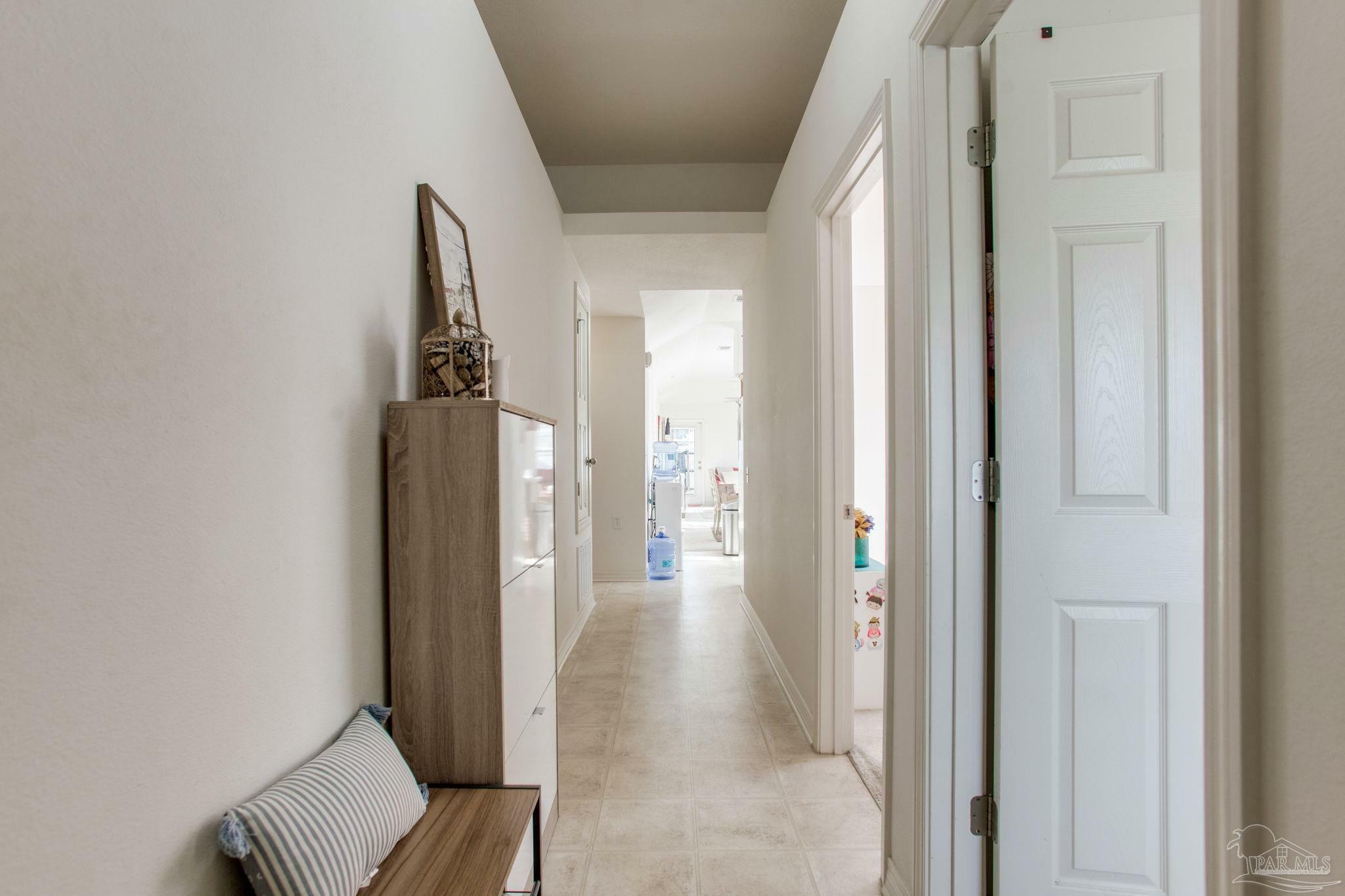 Property Photo: 1408 Dunhurst Dr FL 32534