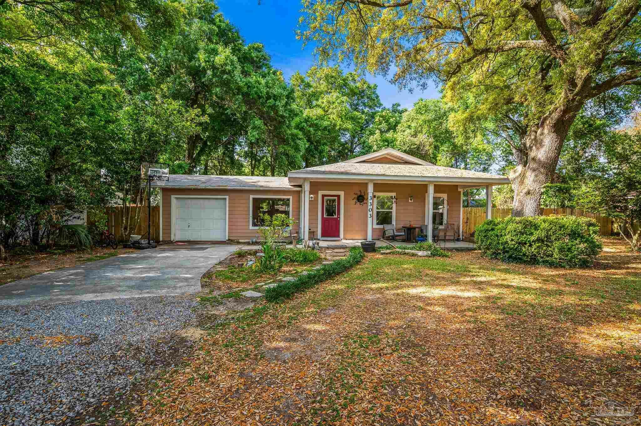 Property Photo: 3303 E Mallory St FL 32503