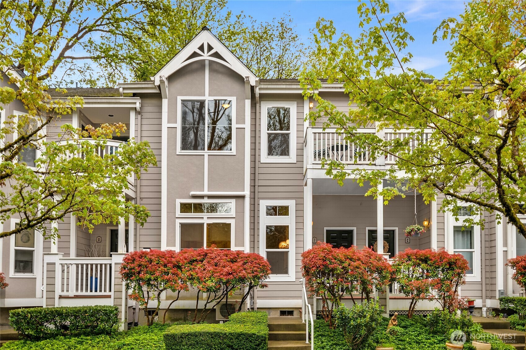 Property Photo: 9700 Ravenna Avenue NE 7 WA 98115