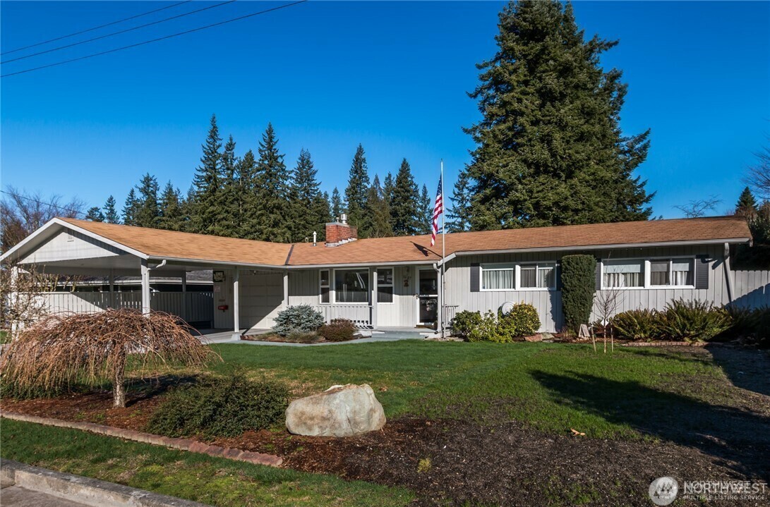 Property Photo: 1007 E 4th Street WA 98223