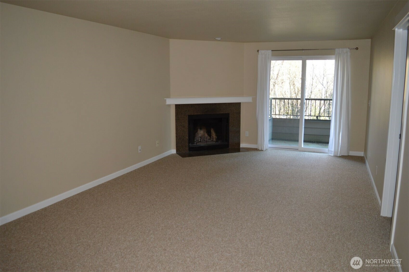 Property Photo: 732 Kirkland Circle D302 WA 98033