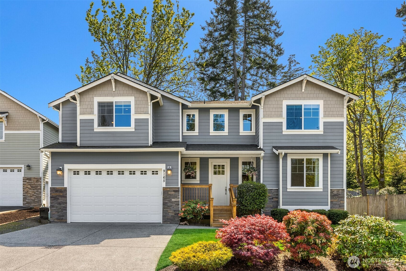 Property Photo:  9165  Burlingame Court NE  WA 98110 