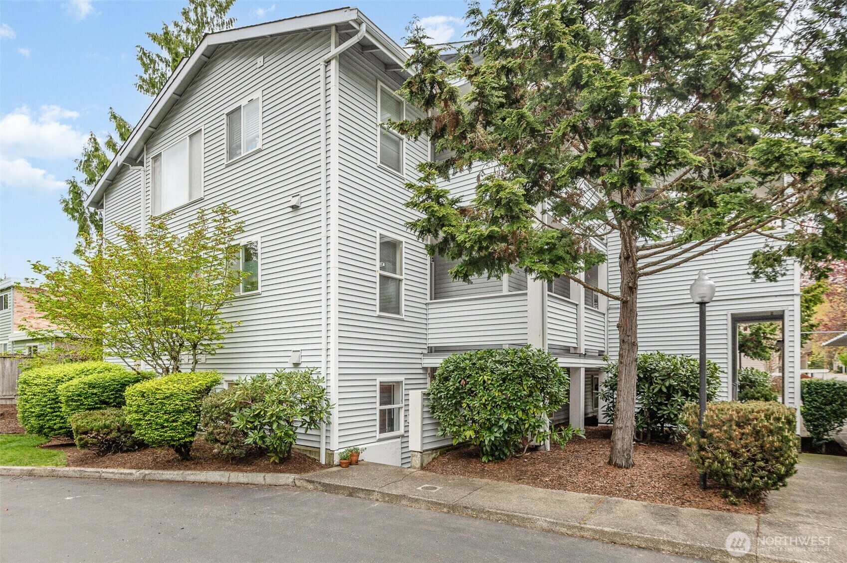 20824  70th Avenue W 1  Lynnwood WA 98036 photo
