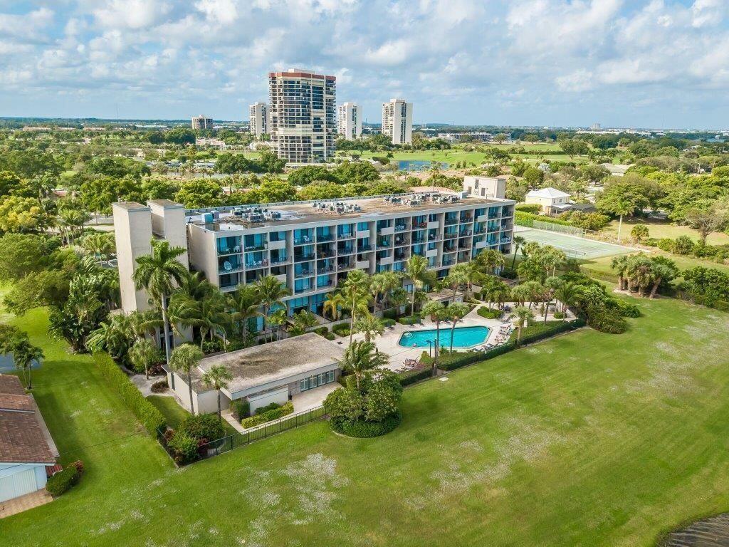 Property Photo: 1830 Embassy Drive 613 FL 33401