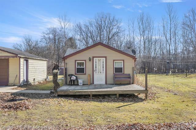 Property Photo: 17465 Sylvia Avenue MI 48174