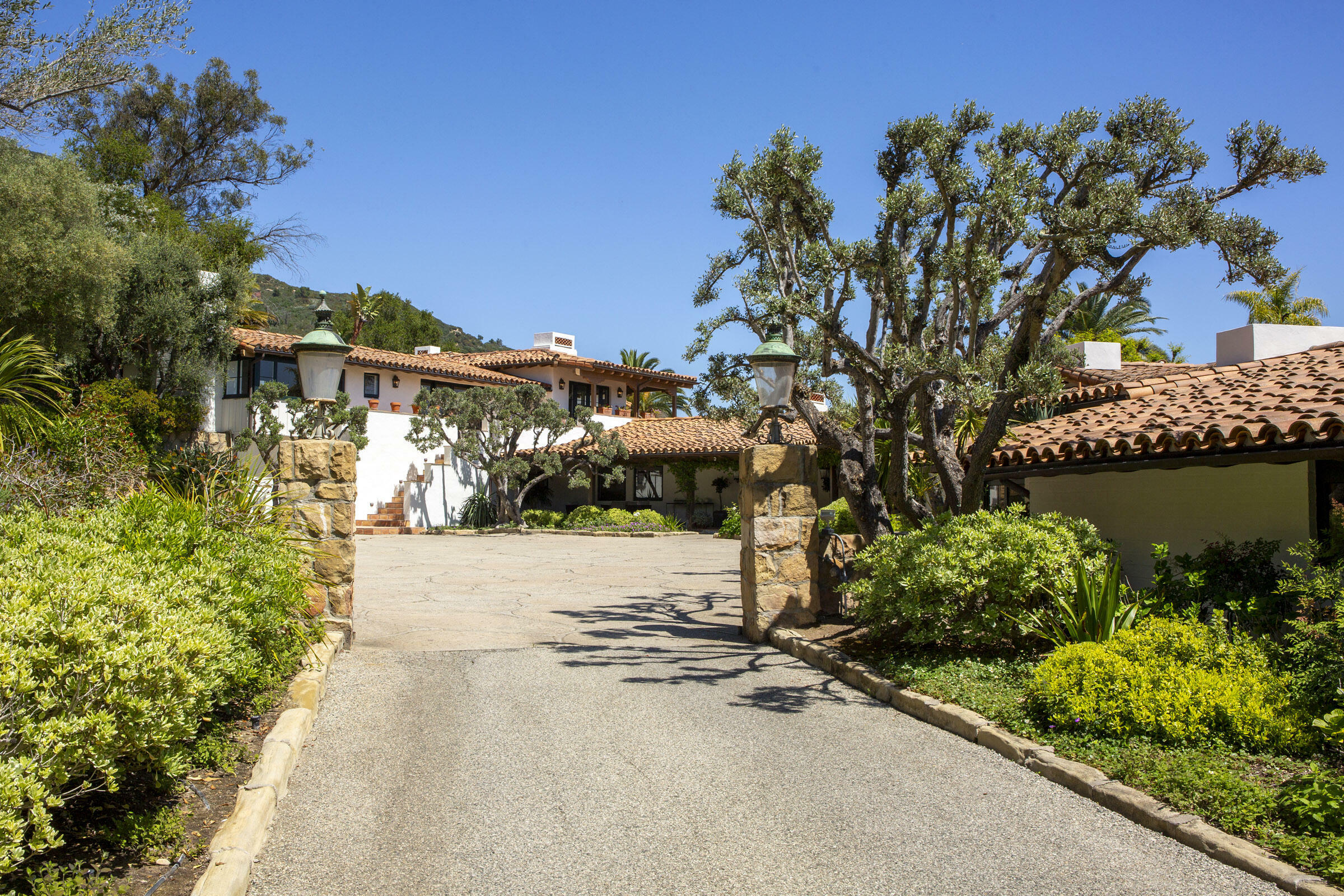 Property Photo:  1366 Oak Creek Canyon Road  CA 93108 