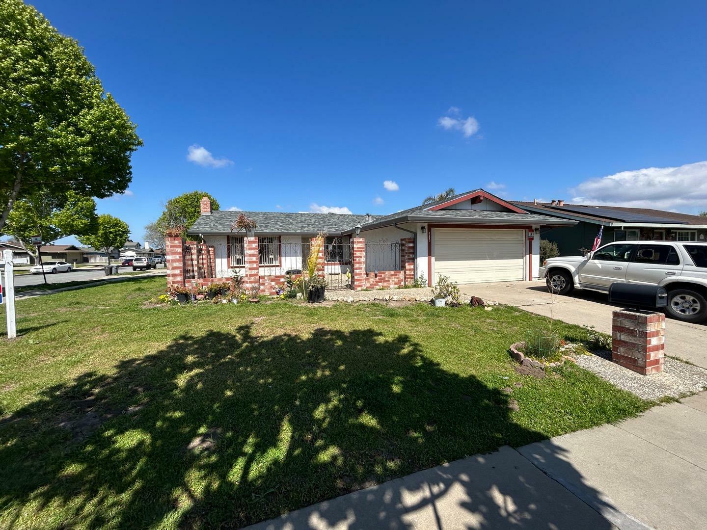 983 Flint Way  Salinas CA 93907 photo
