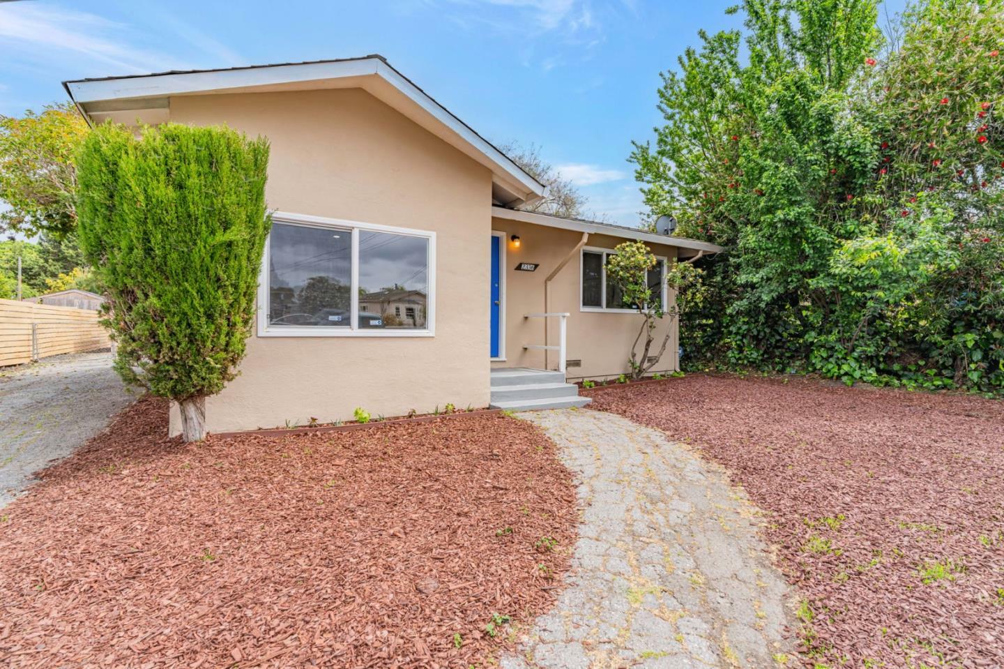 Property Photo: 2336 Menalto Avenue CA 94303