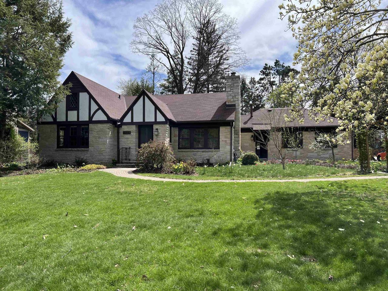 Property Photo:  3423 Sunset Drive  WI 53705 