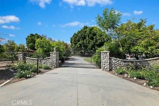 Property Photo:  2190 St Lawrence Street  CA 92504 
