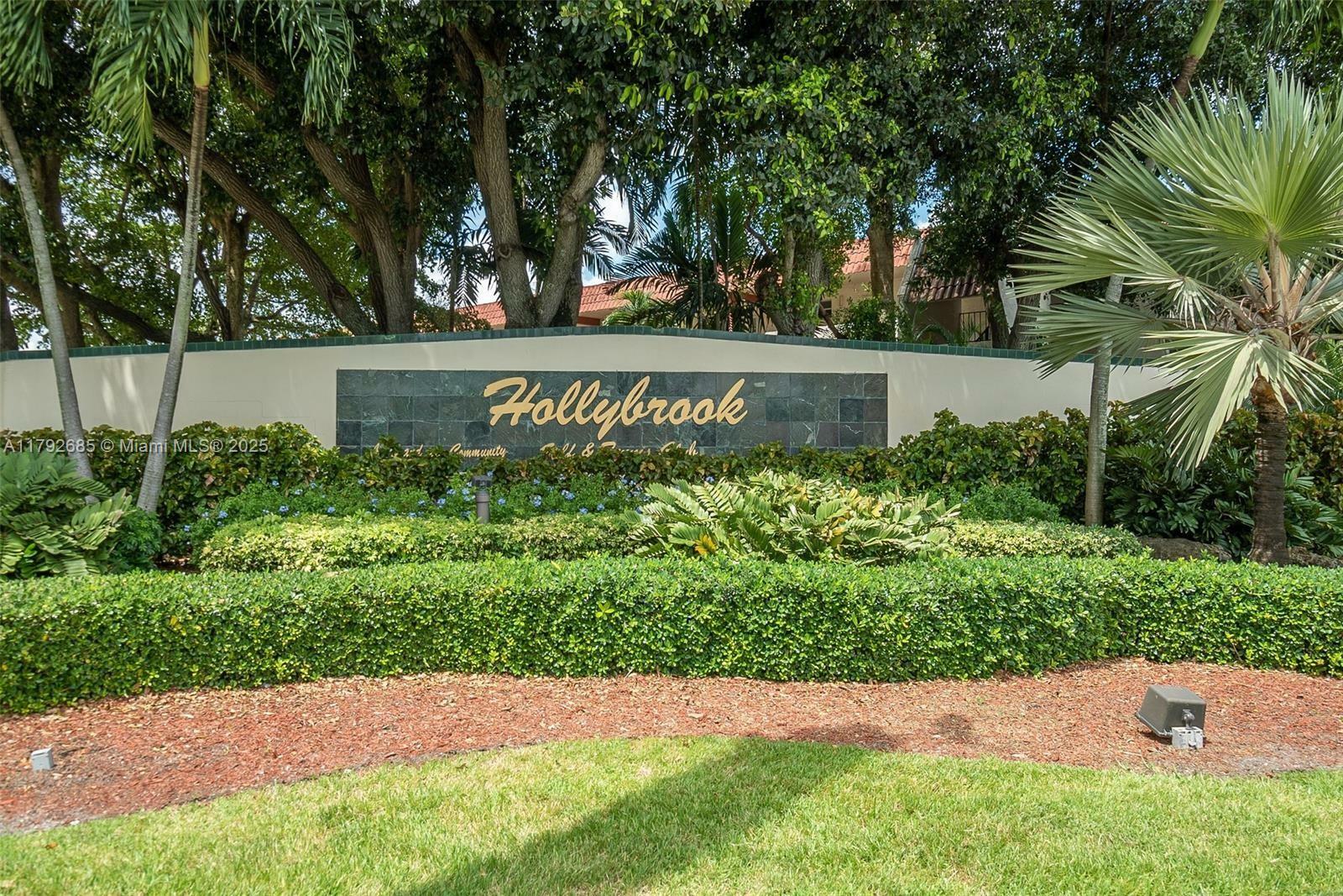 9720 S Hollybrook Lake Dr  Pembroke Pines FL 33025 photo