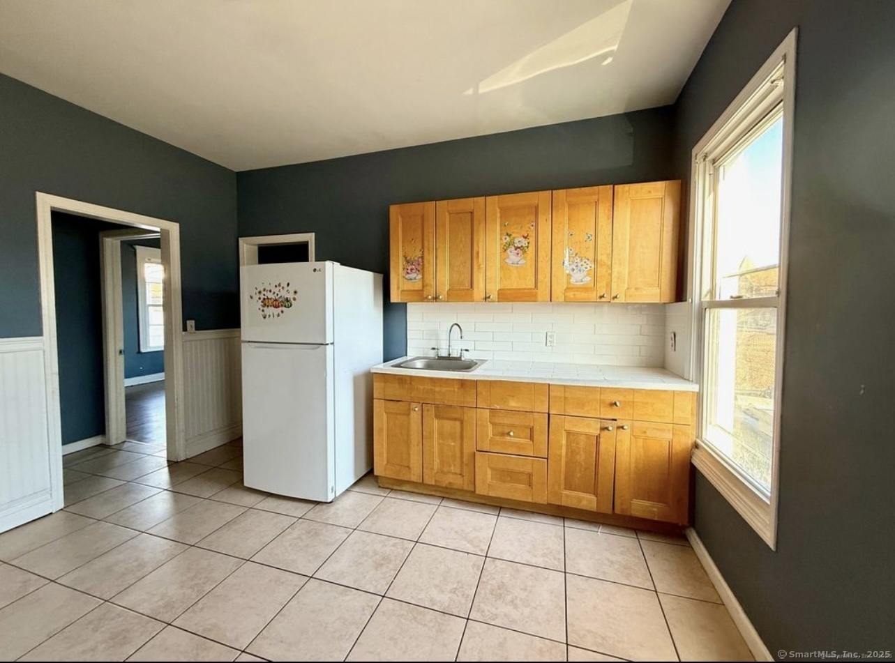 Property Photo:  26-30 4th Street 1st Fl  CT 06607 