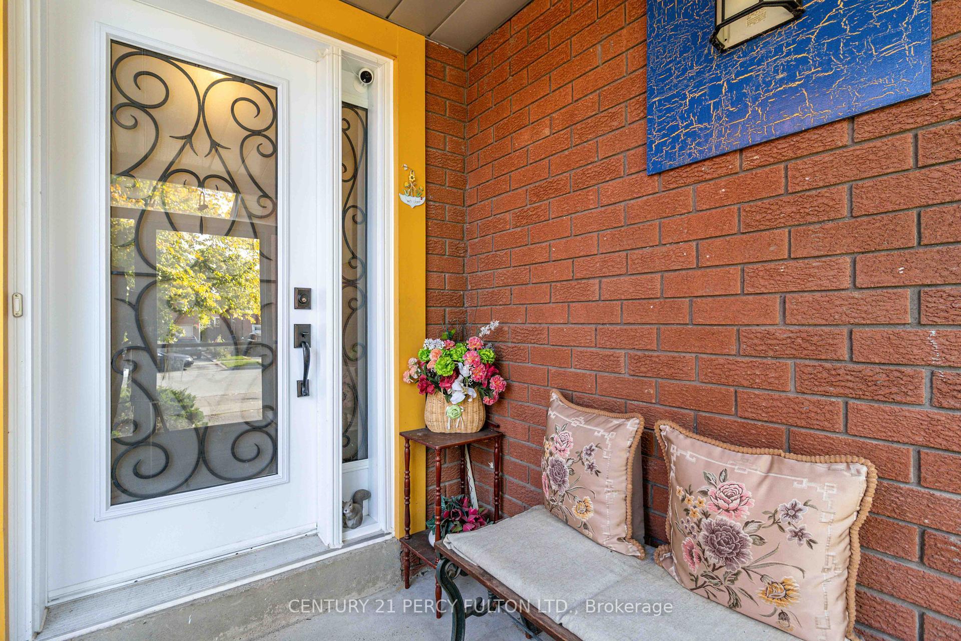 Property Photo:  178 Torrance Woods Wood  ON L6Y 4K1 