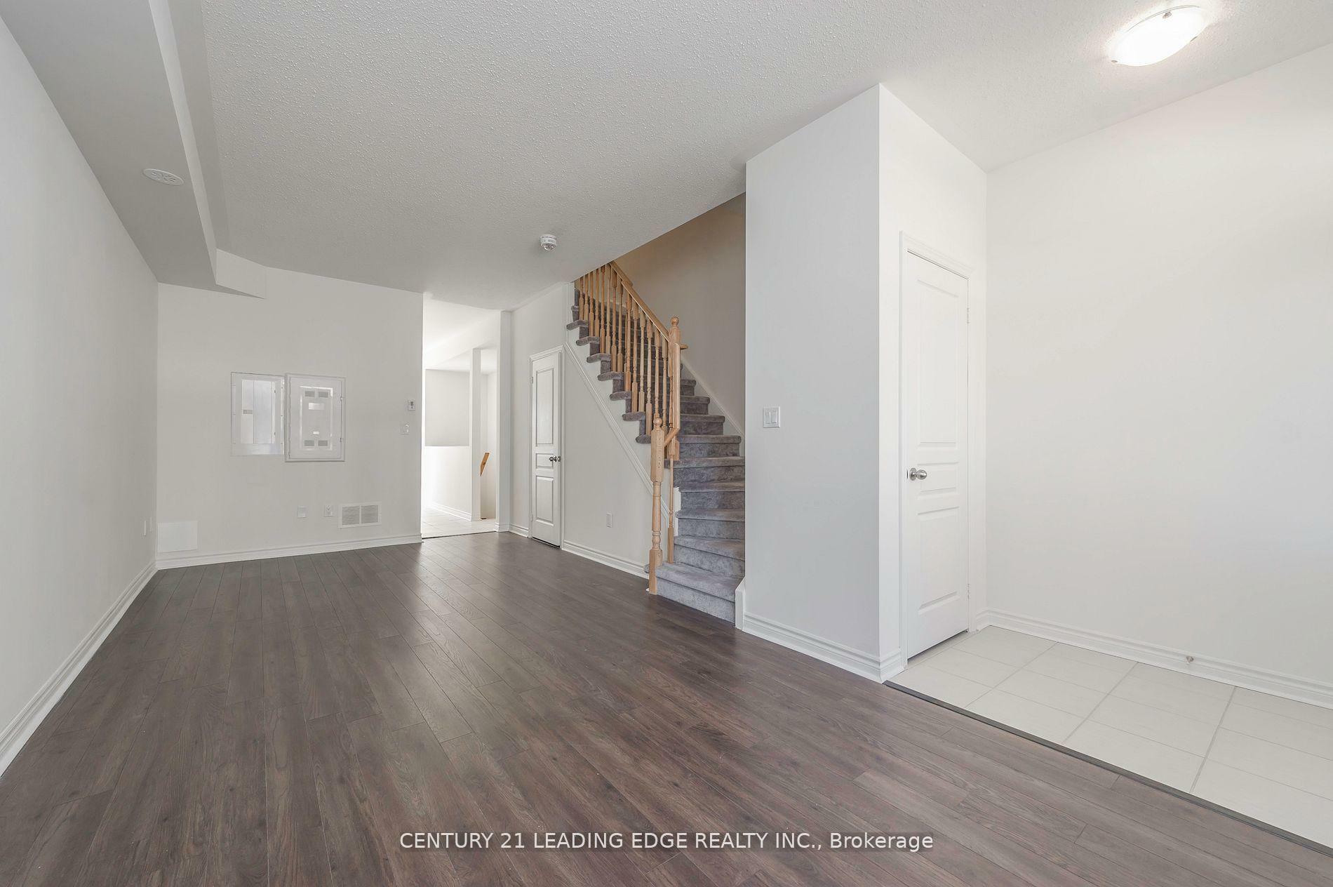 Property Photo: 7 Eaton Park Lane 4 ON M1W 0A5