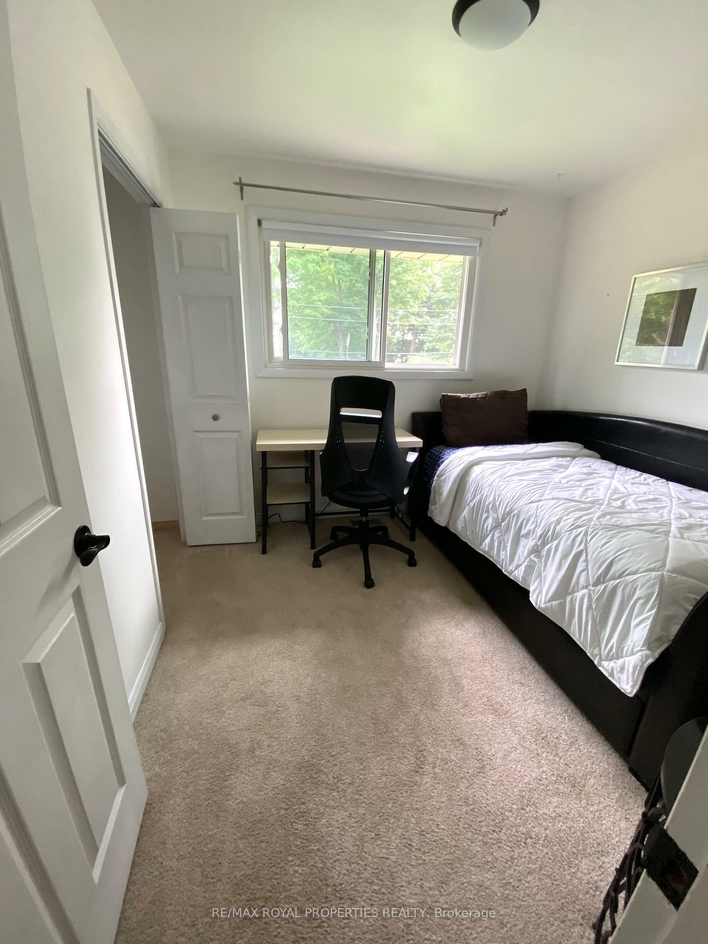 Property Photo: 323 Lindan Avenue W ON K9L 1K9
