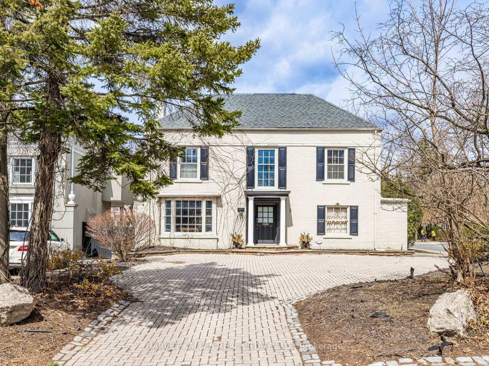 Property Photo: 2 Silverwood Avenue ON M5P 1W4