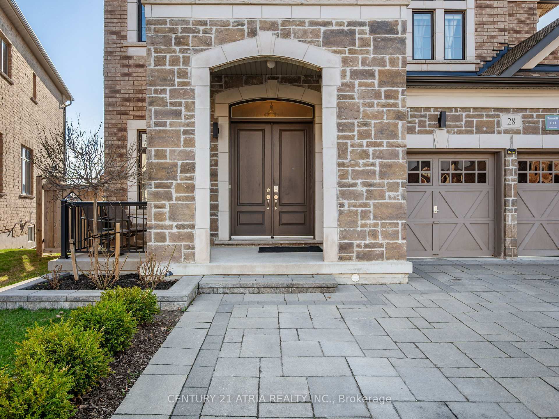 Property Photo: 28 Hamster Crescent ON L4G 3G7