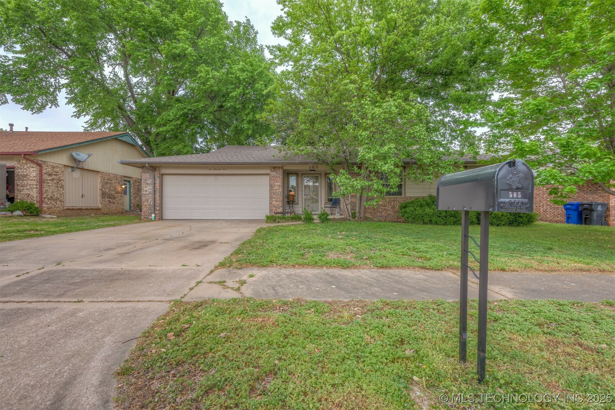Property Photo: 505 S 24th Street OK 74014