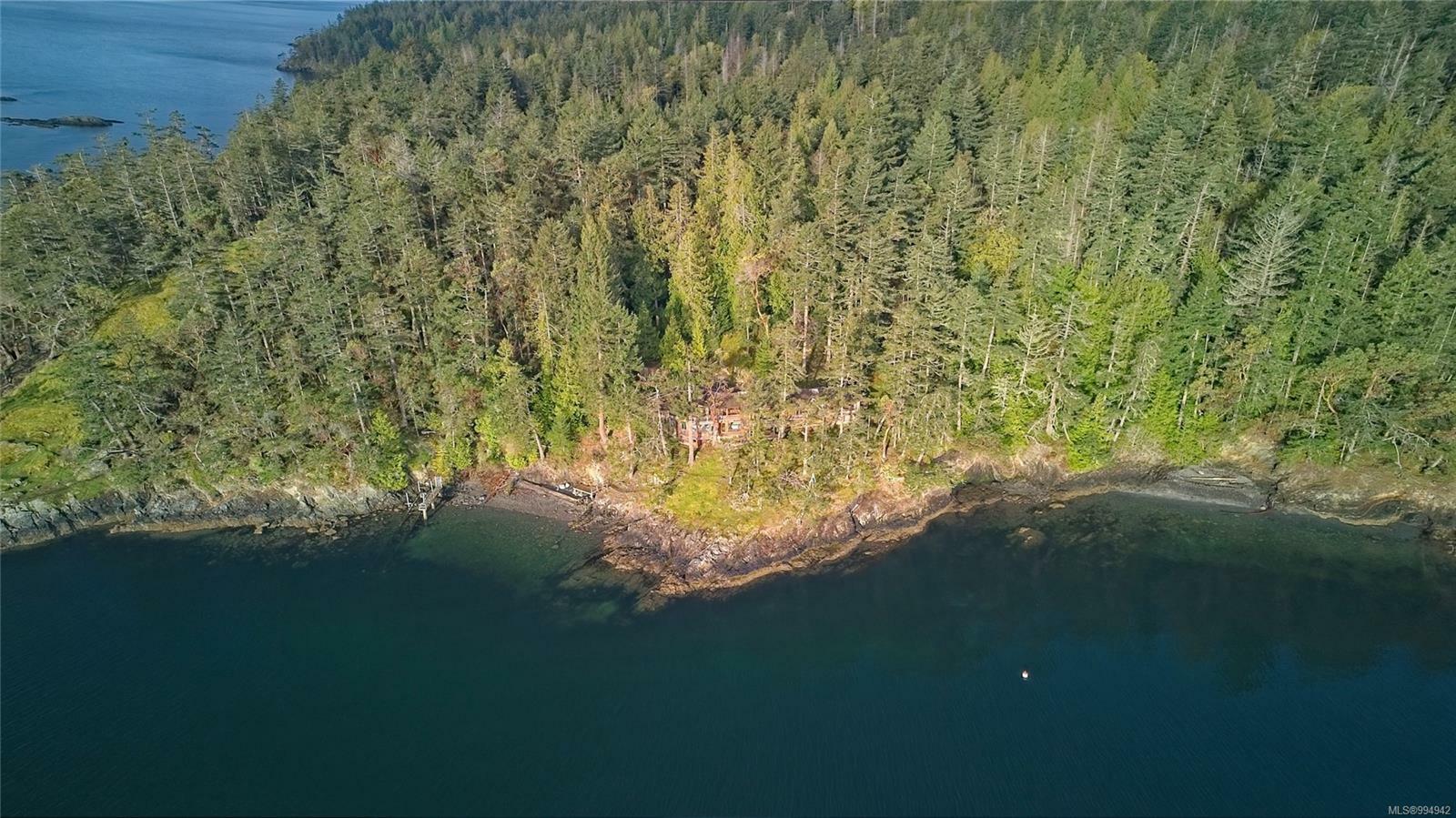 Property Photo: 284 Holmes Rd BC V8K 1T6