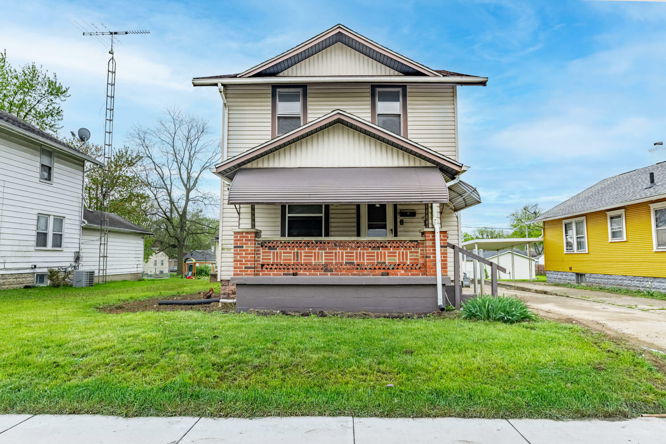Property Photo:  1605 S Yellow Springs Street  OH 45506 