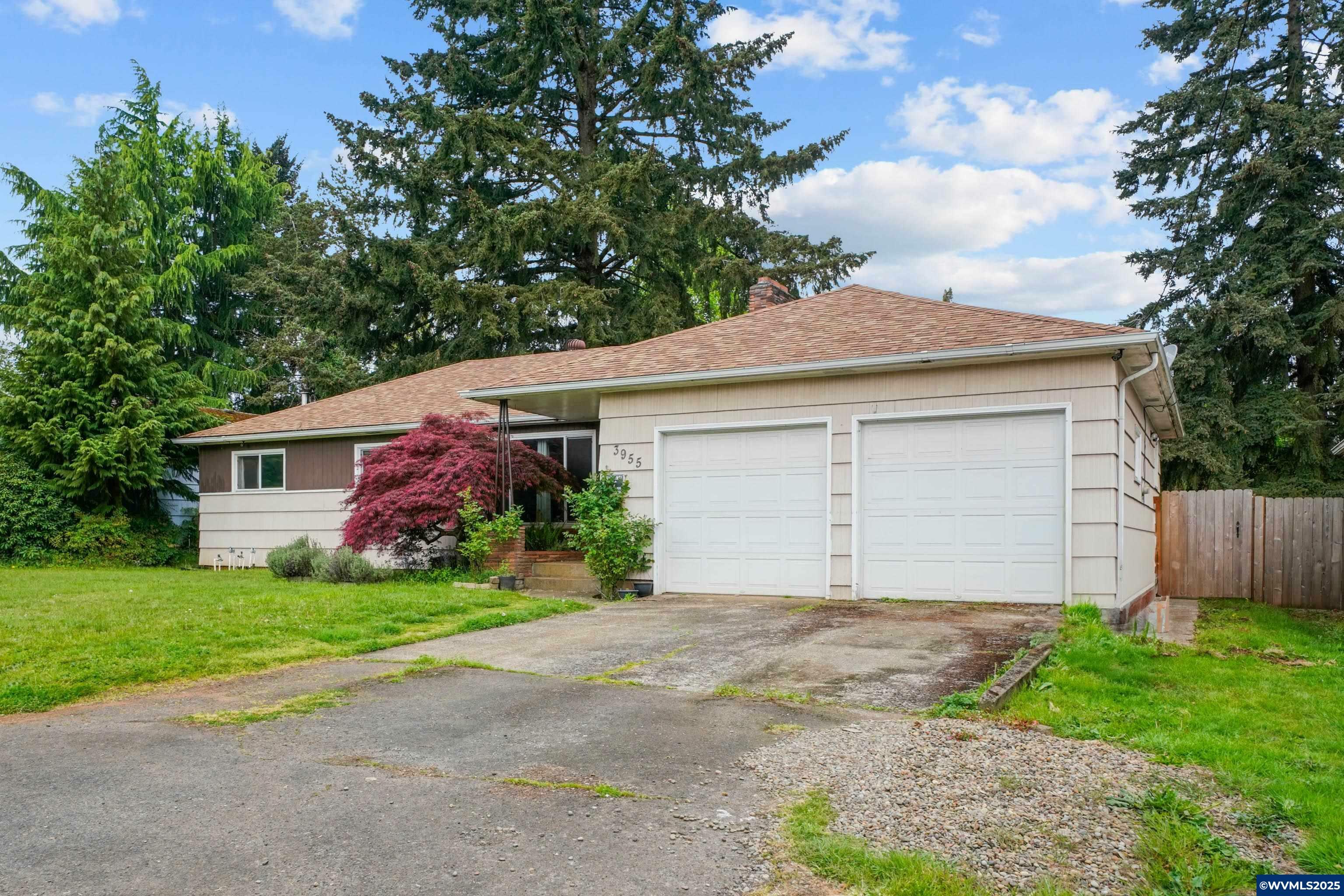 Property Photo: 3955 Crestview Dr S OR 97302