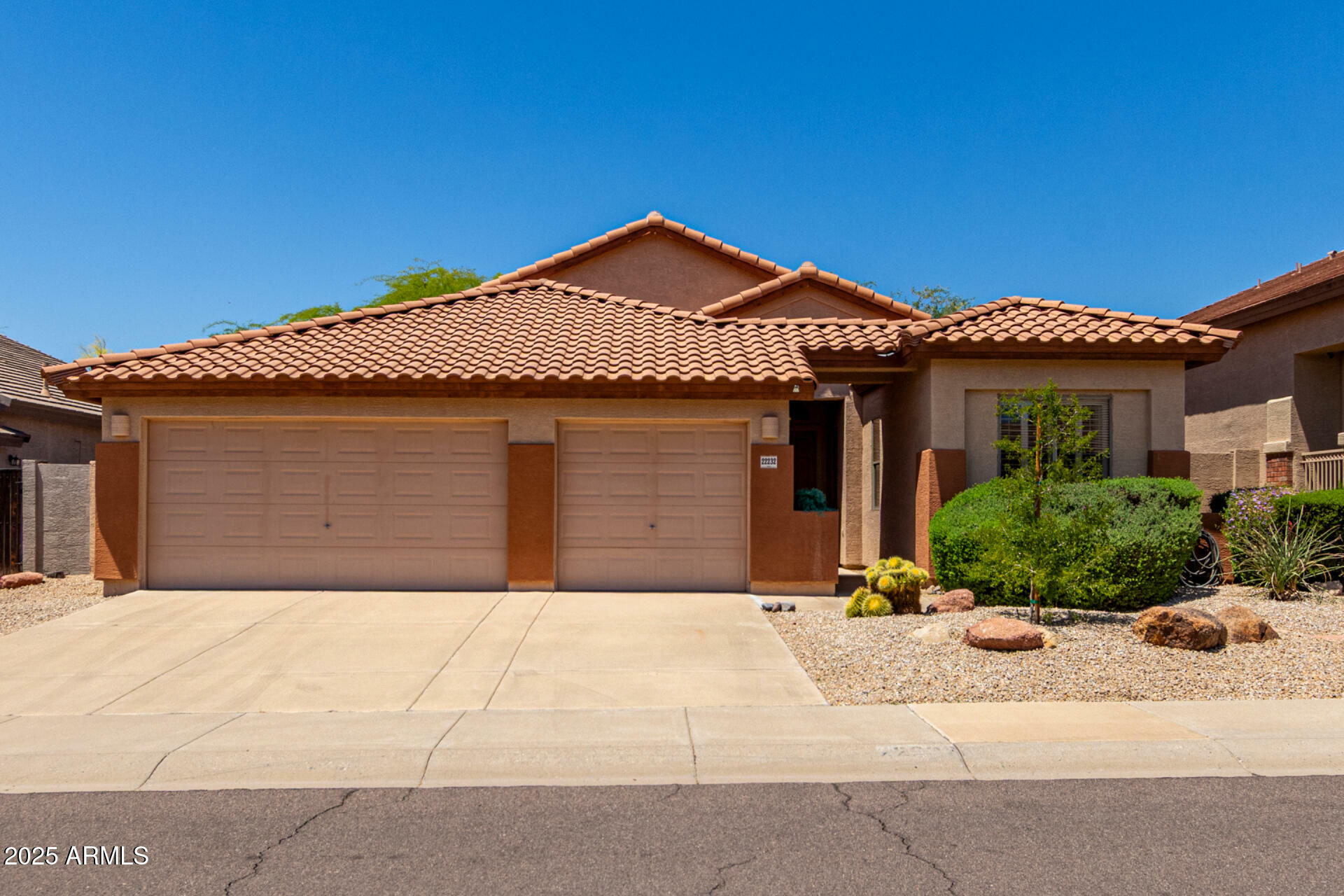 Property Photo: 22232 N 48th Street AZ 85054