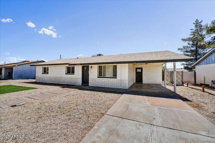 Property Photo: 15049 N 25th Place AZ 85032