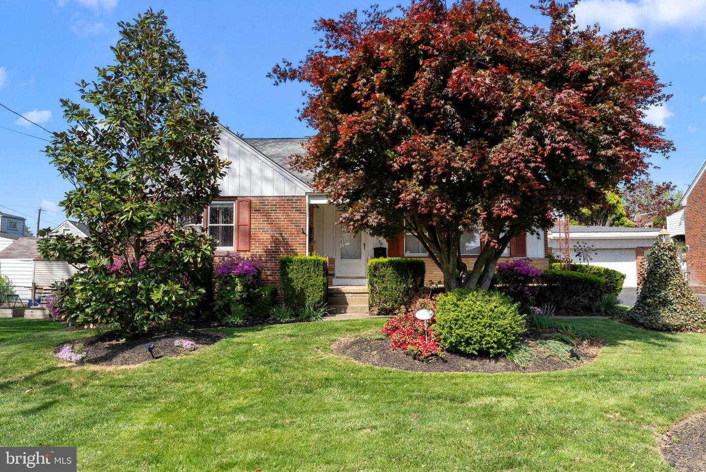 Property Photo: 547 Burgess Street PA 19116
