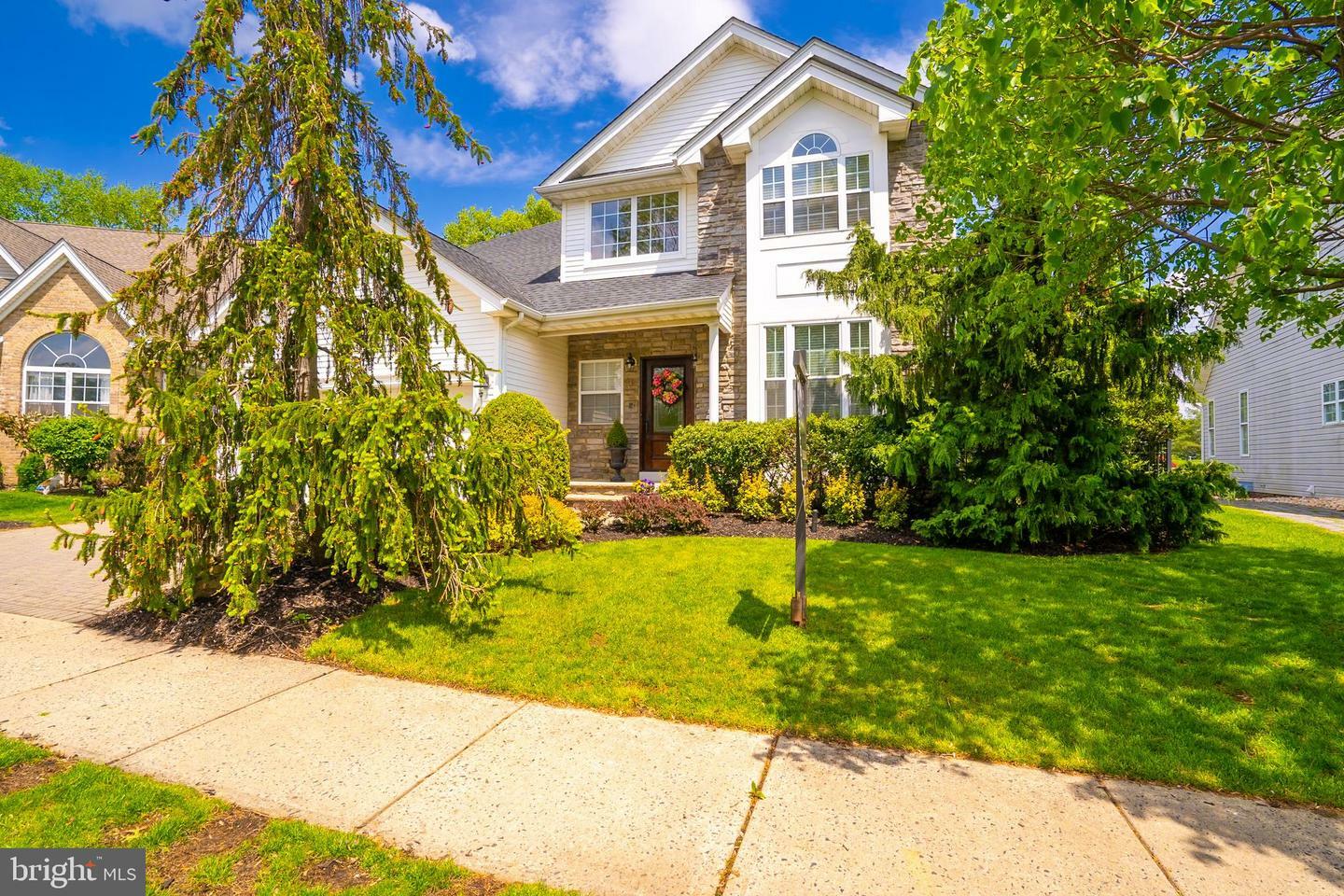 16 Baltusrol Court  Monroe Township NJ 08831 photo