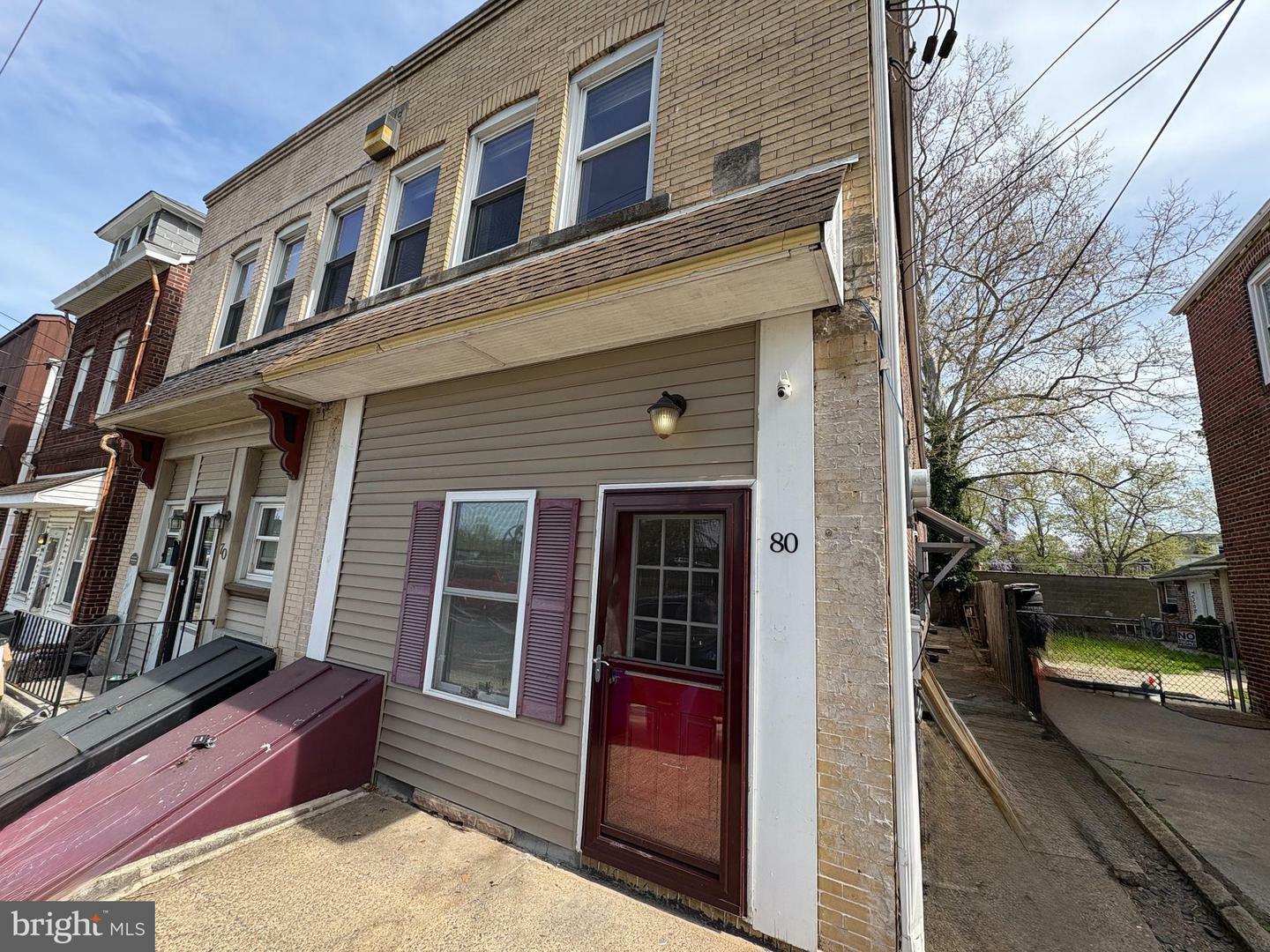 Property Photo: 80 Alden Ave Unit #1 NJ 08554