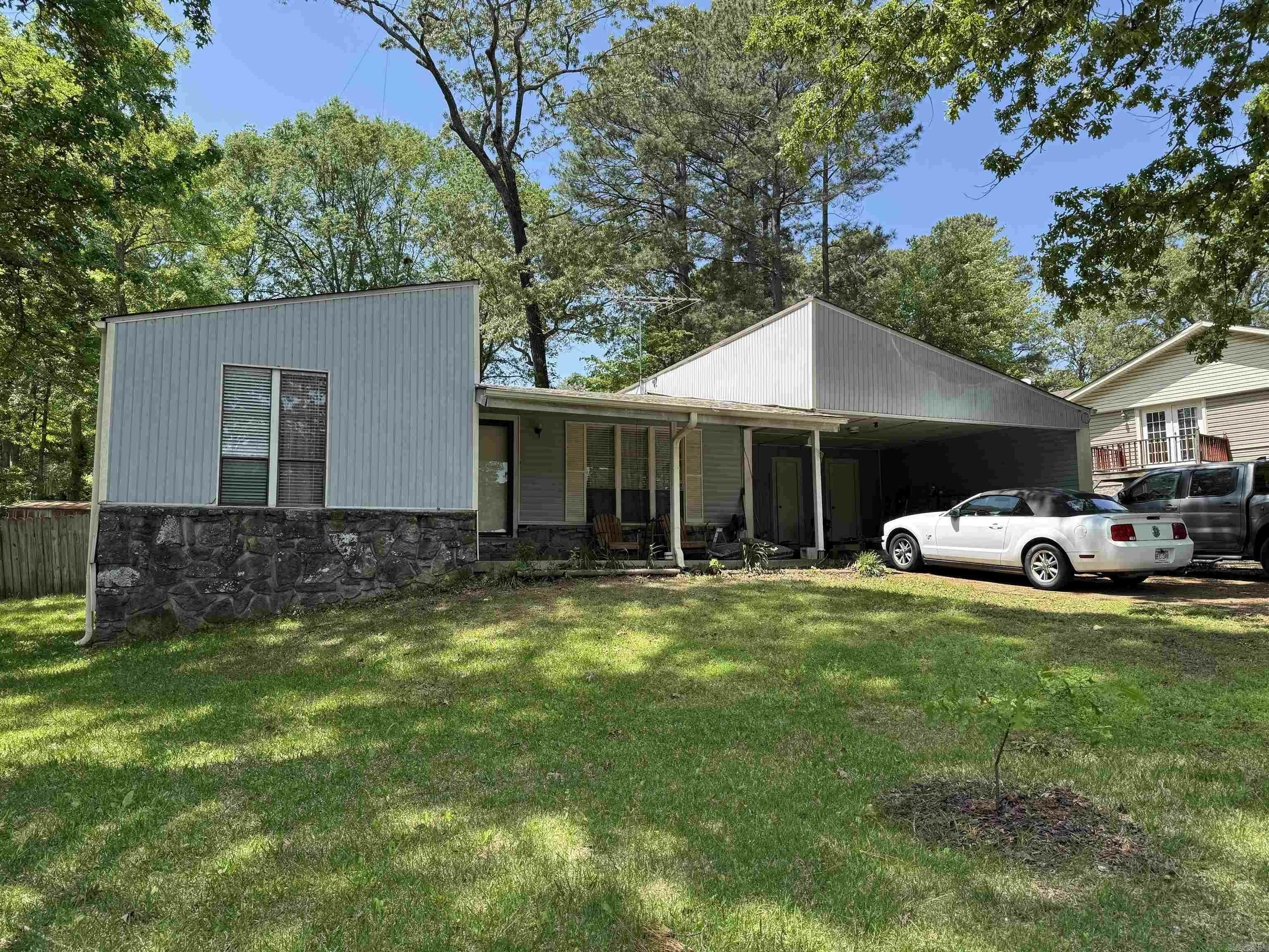 Property Photo: 816 Rosewood Drive AR 72015