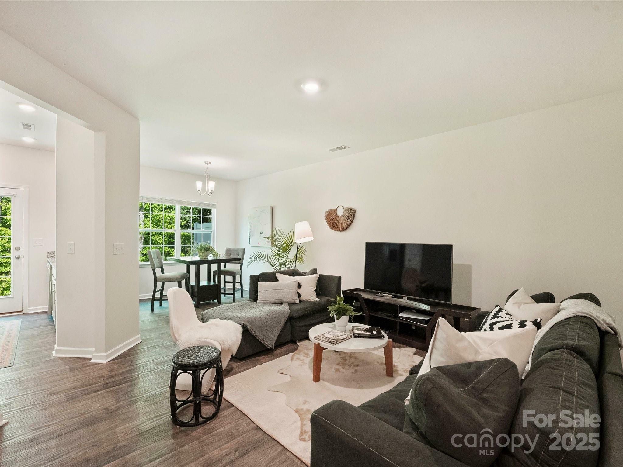 Property Photo: 6037 Guildford Hill Lane NC 28215