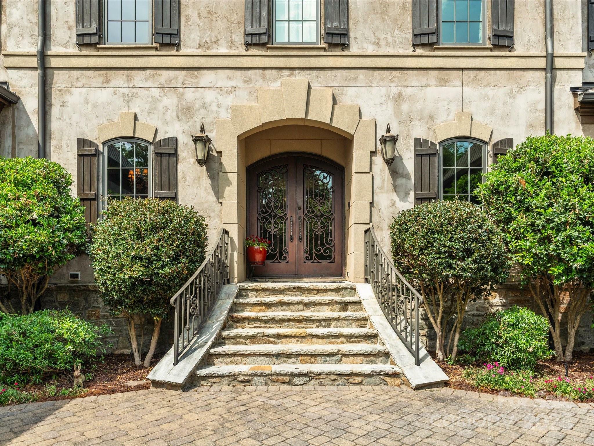 Property Photo: 7906 Skye Lochs Drive NC 28173