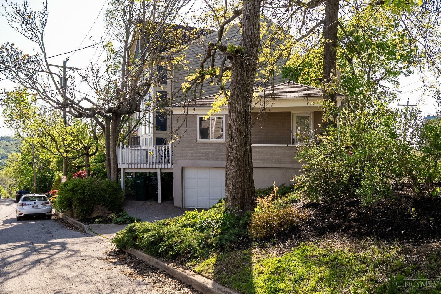 Property Photo: 3573 Handman Avenue OH 45226