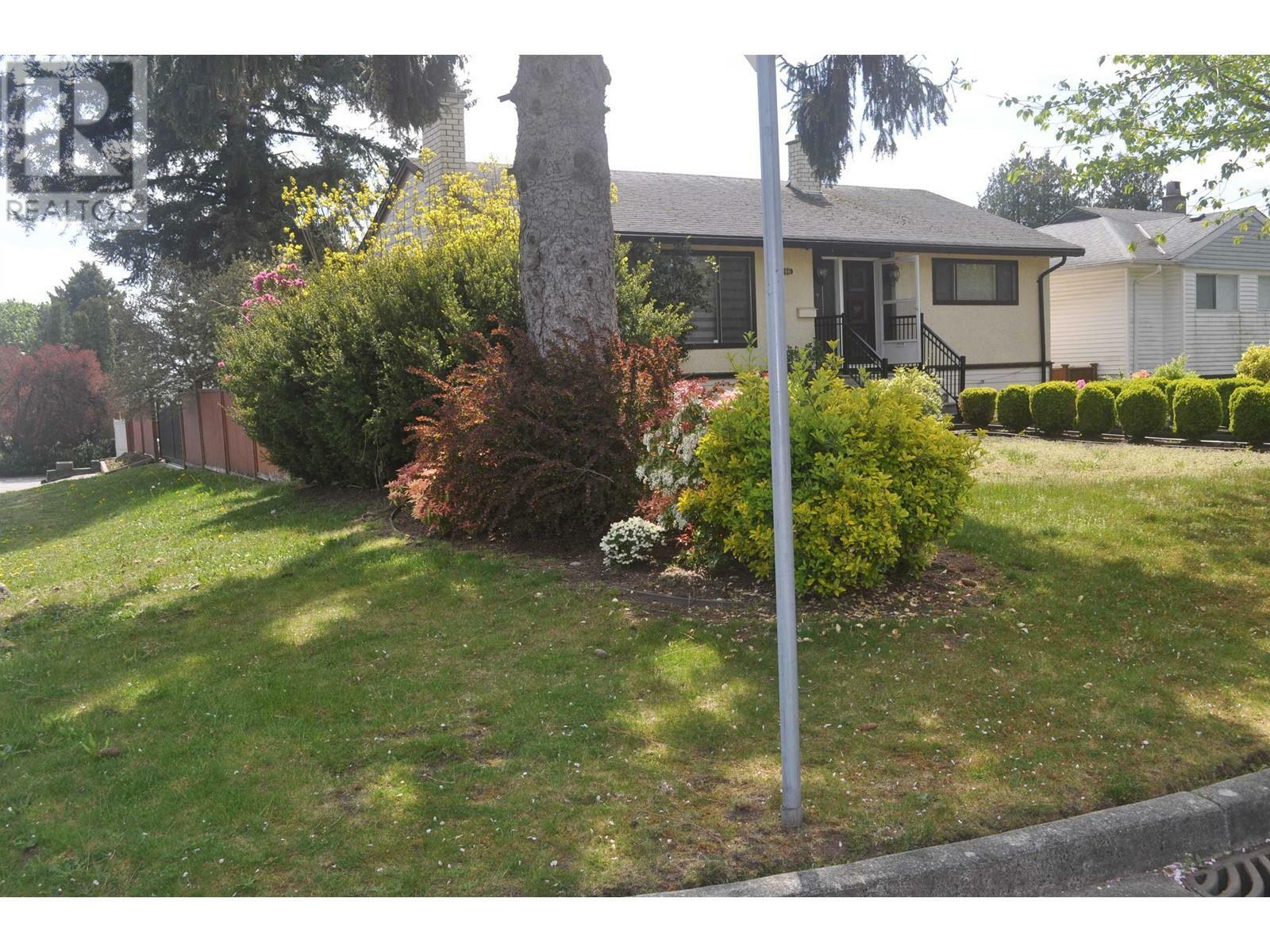 Photo de la propriété: 3796 Peter Street BC V5J 1N4