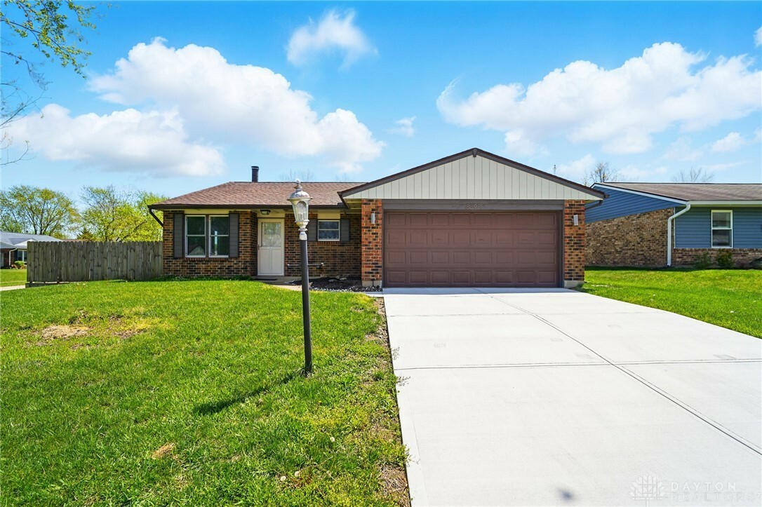 Property Photo: 8398 Trowbridge Way OH 45424