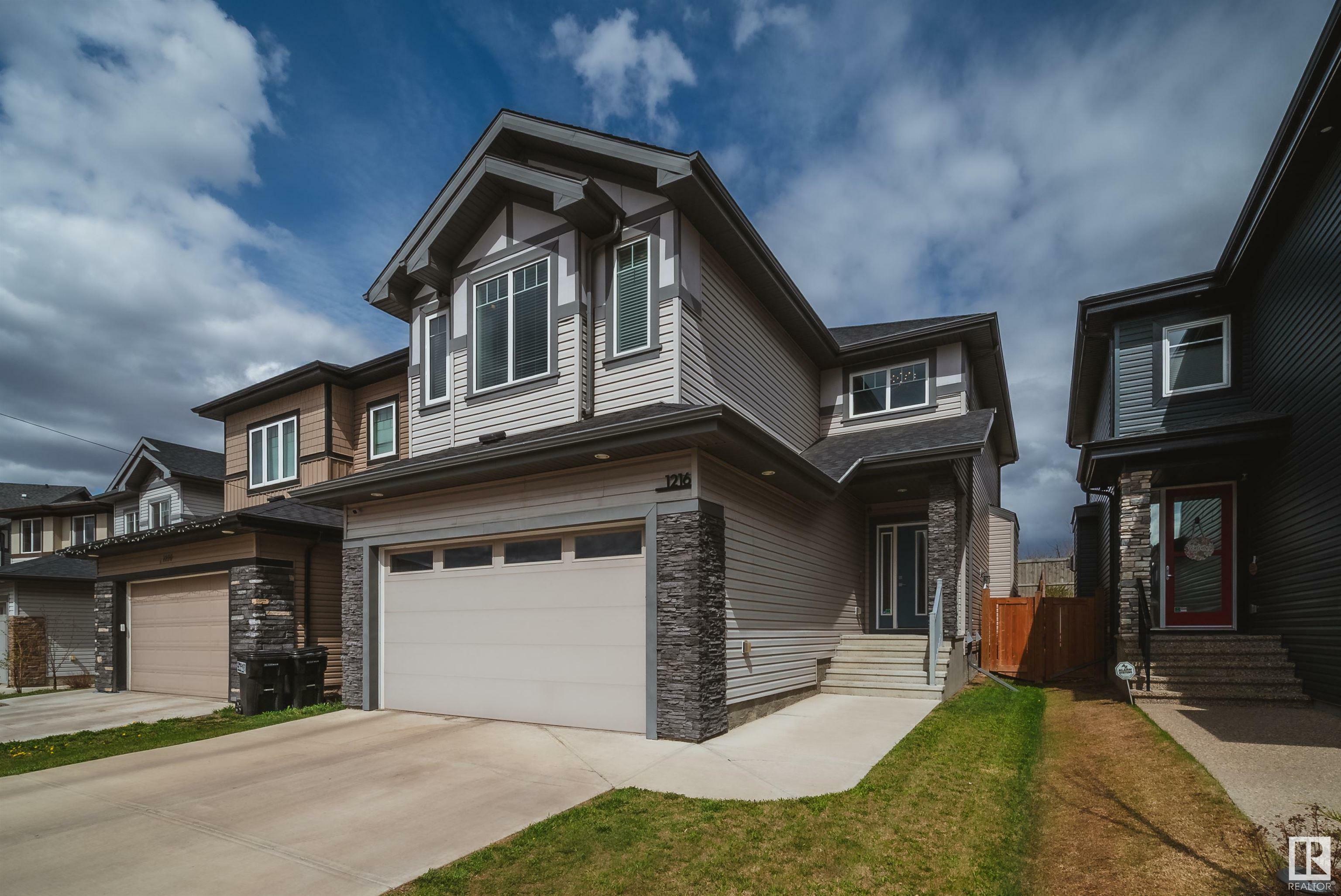 1216 152 Avenue NW  Edmonton AB T5Y 0Z5 photo