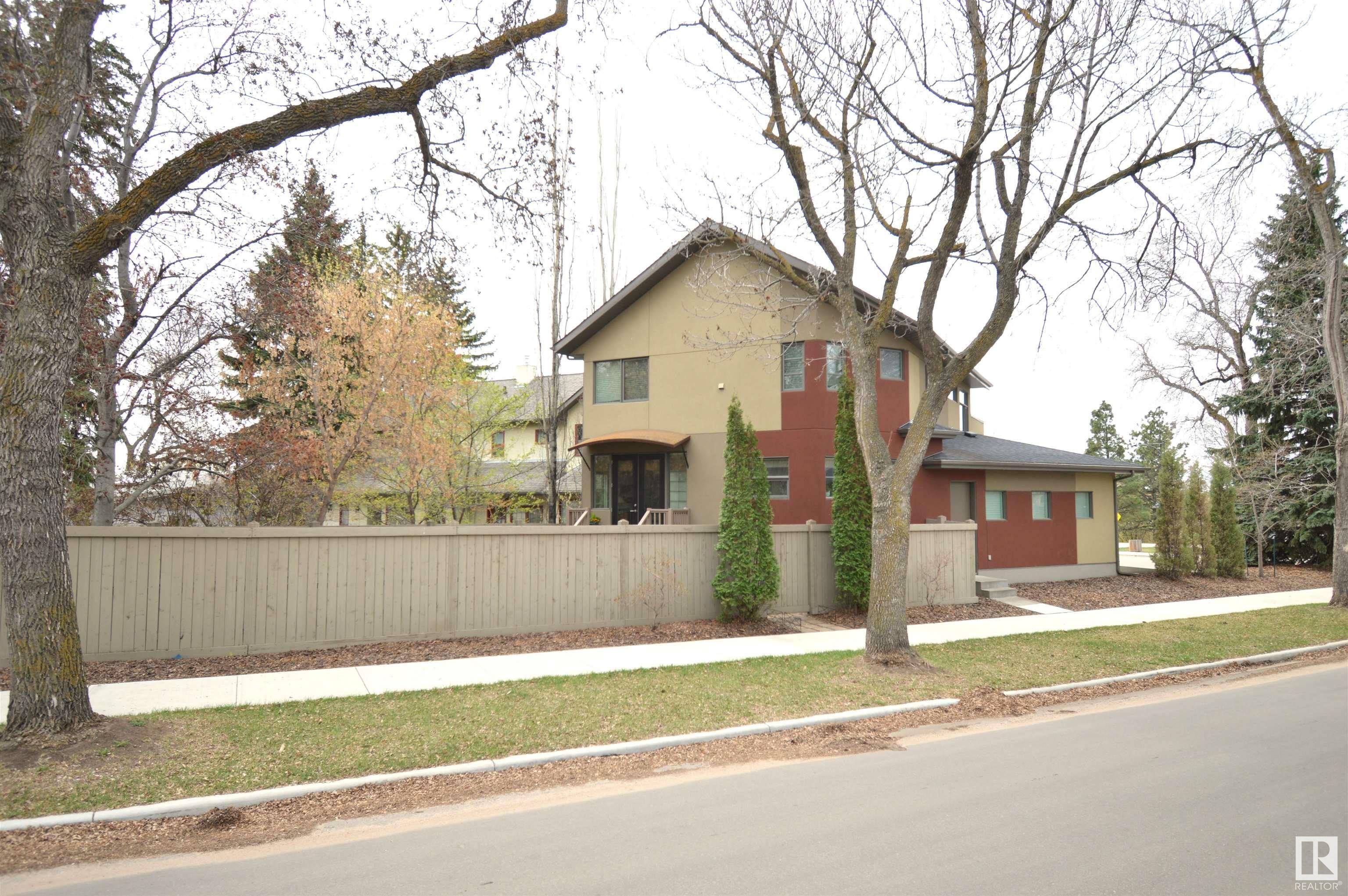 Photo de la propriété: 6428 Ada Boulevard NW AB T5W 4P2