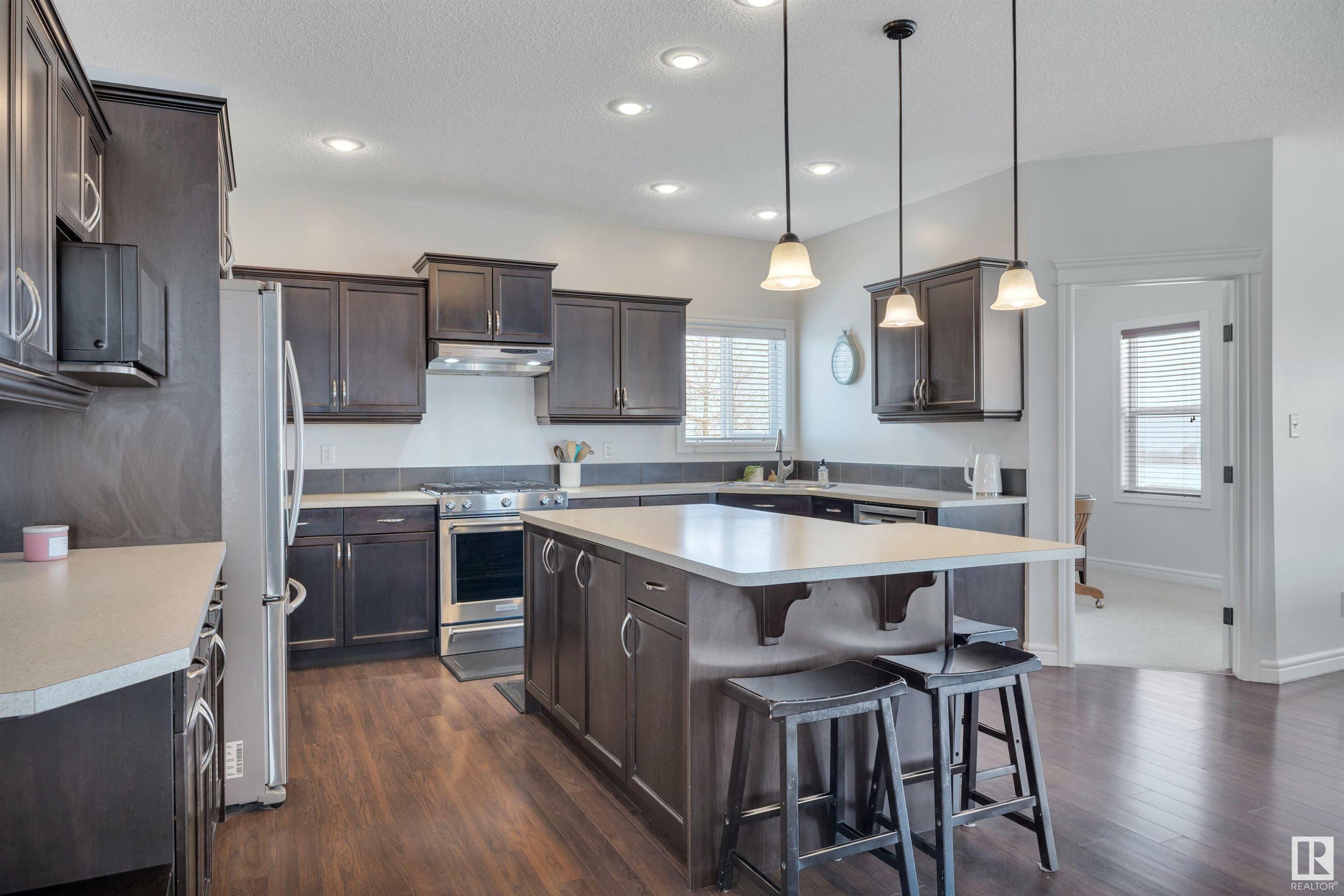 Property Photo: 25 Cherry Point(E) AB T8L 0H2