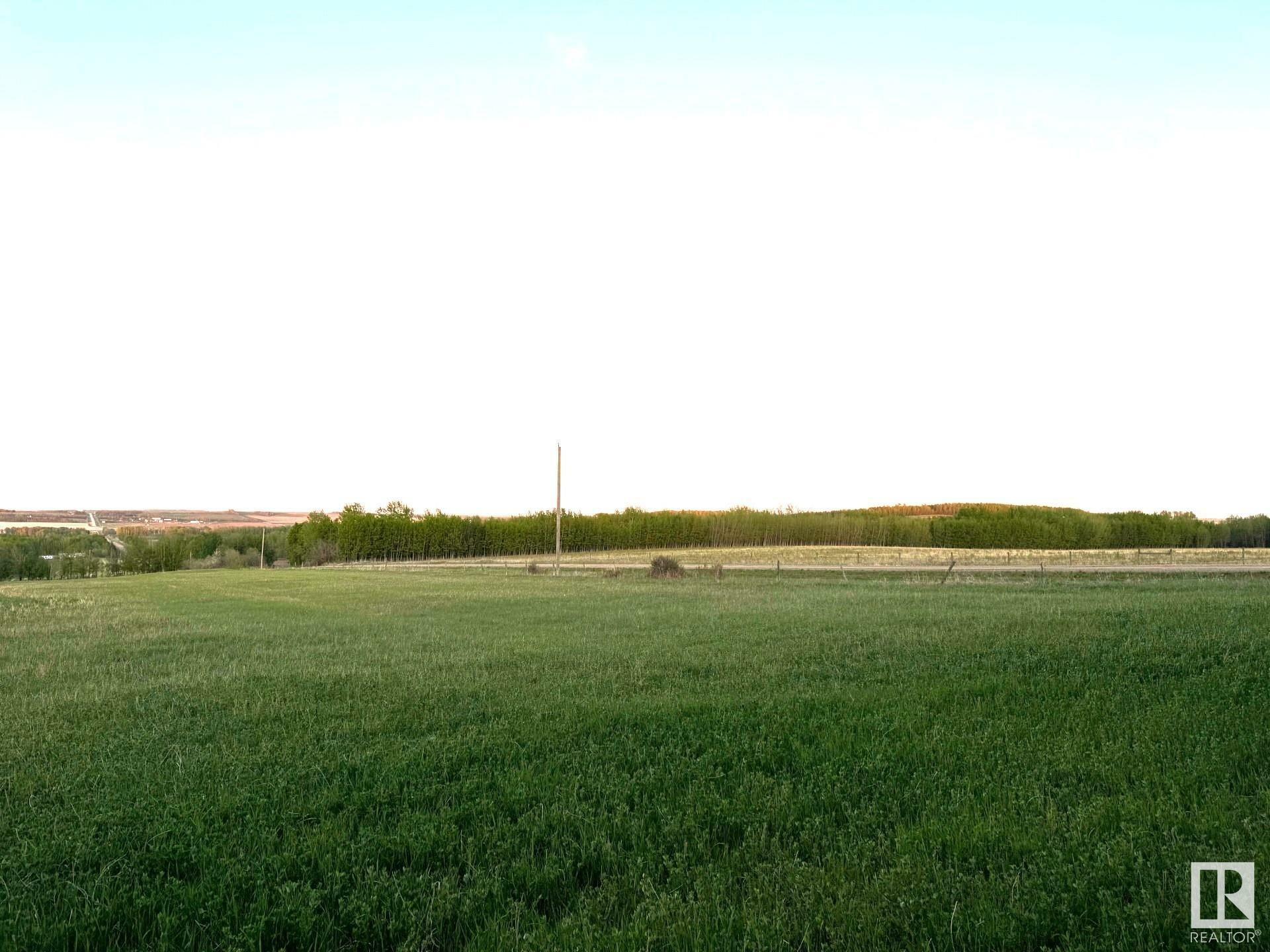 Property Photo:  9326 Twp Rd 550  AB T0E 2M0 