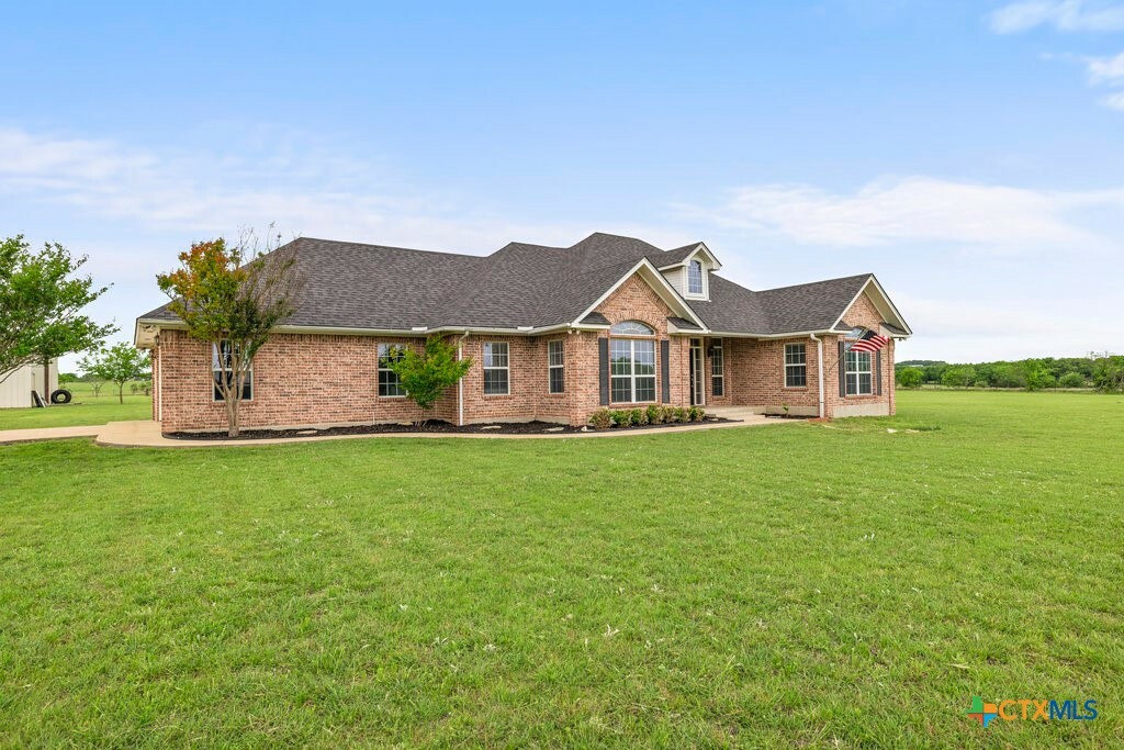 Property Photo: 1566 Raby Road TX 76524