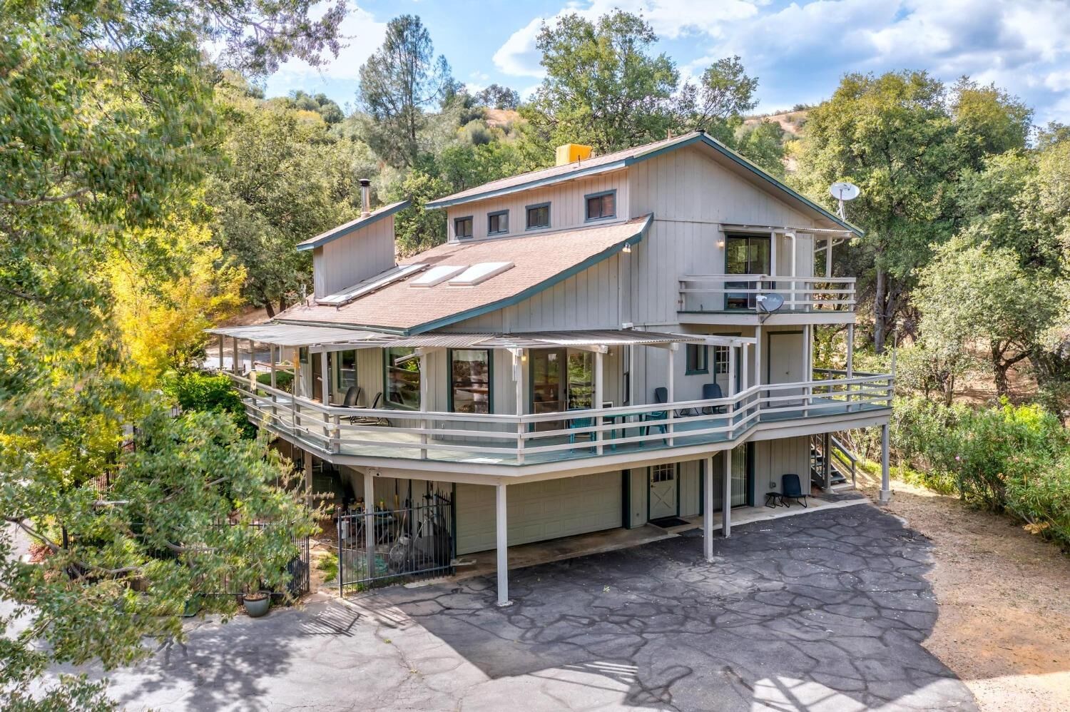 Property Photo: 40866 Hodges Hill Drive CA 93644
