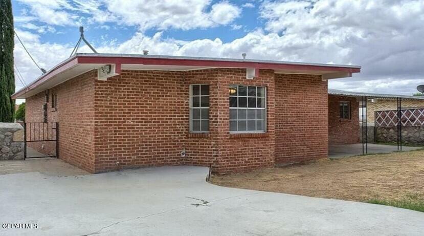 Property Photo: 10073 Kellogg Street TX 79924
