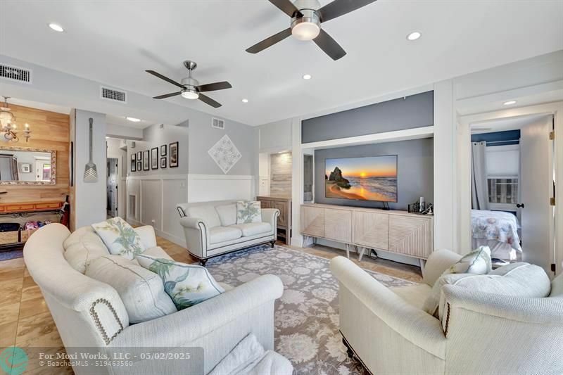 Property Photo: 1163 NE 3rd Ave FL 33432
