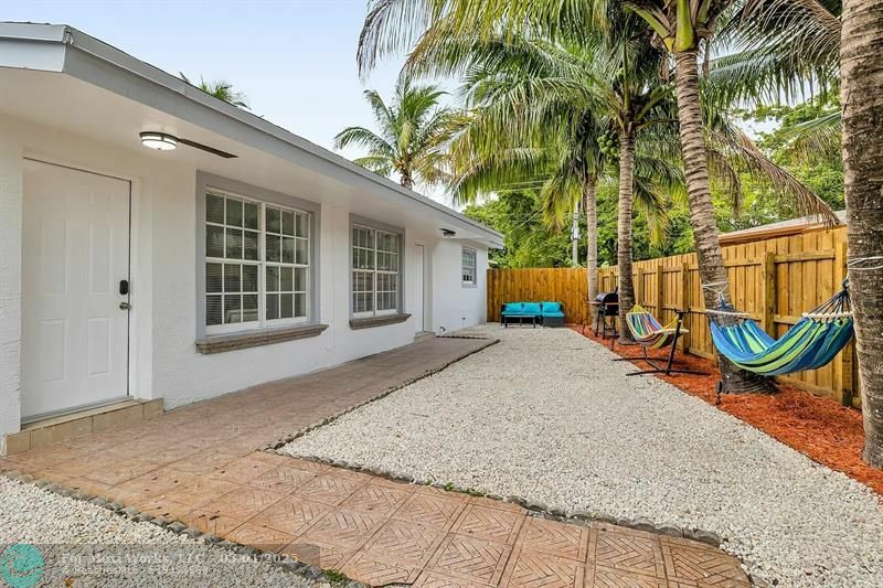251 NE 40th Ct  Oakland Park FL 33334 photo