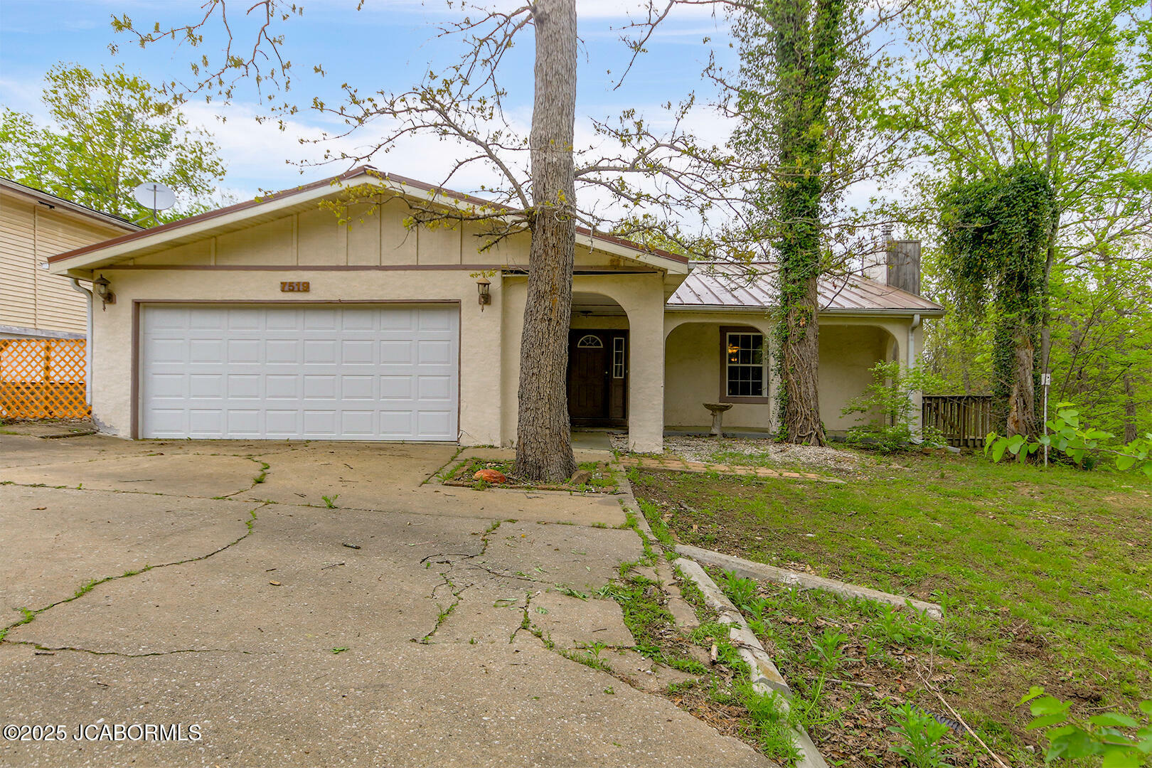 Property Photo: 7519 Stringtown Station Road MO 65053