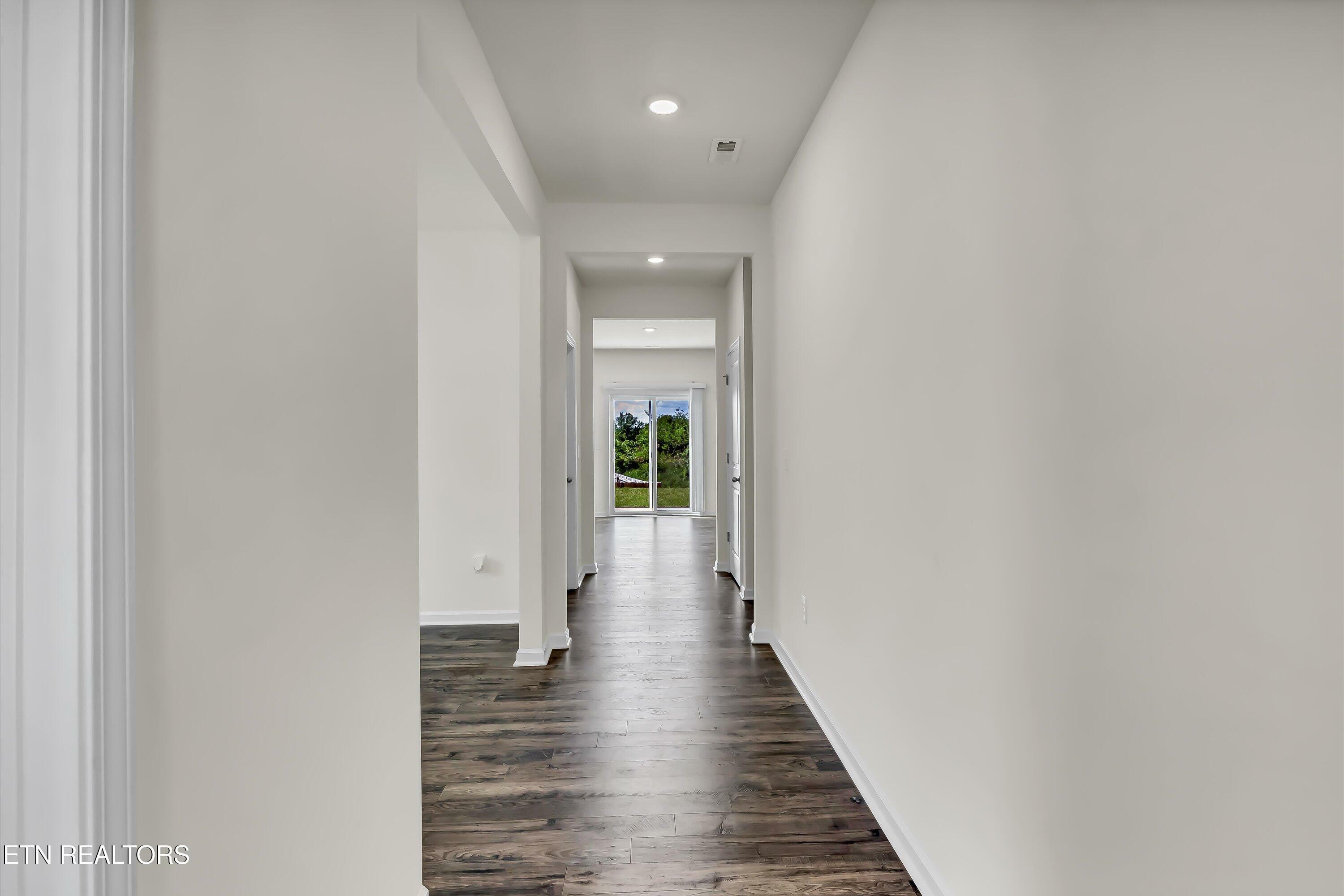 Property Photo: 326 Creek Bridge Way TN 37804