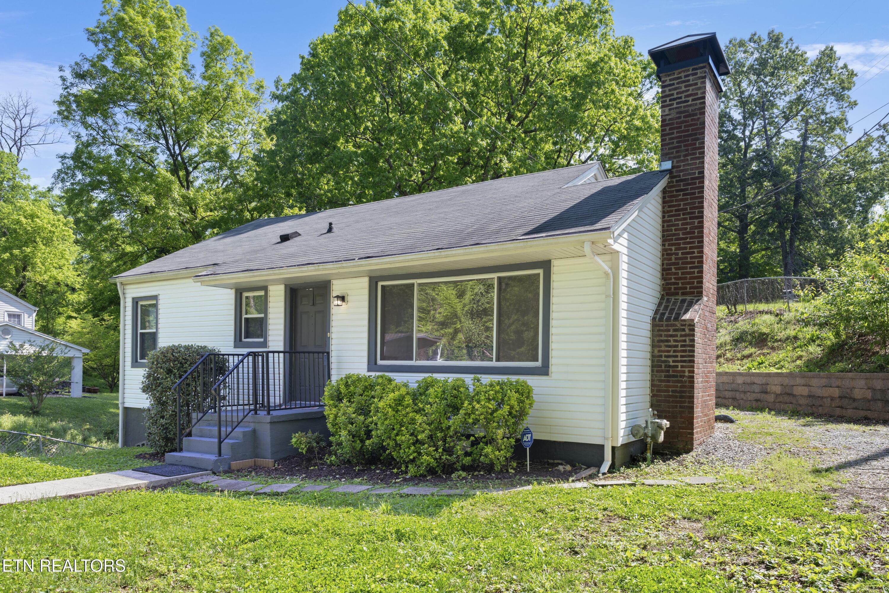 Property Photo: 1132 Biddle St TN 37914