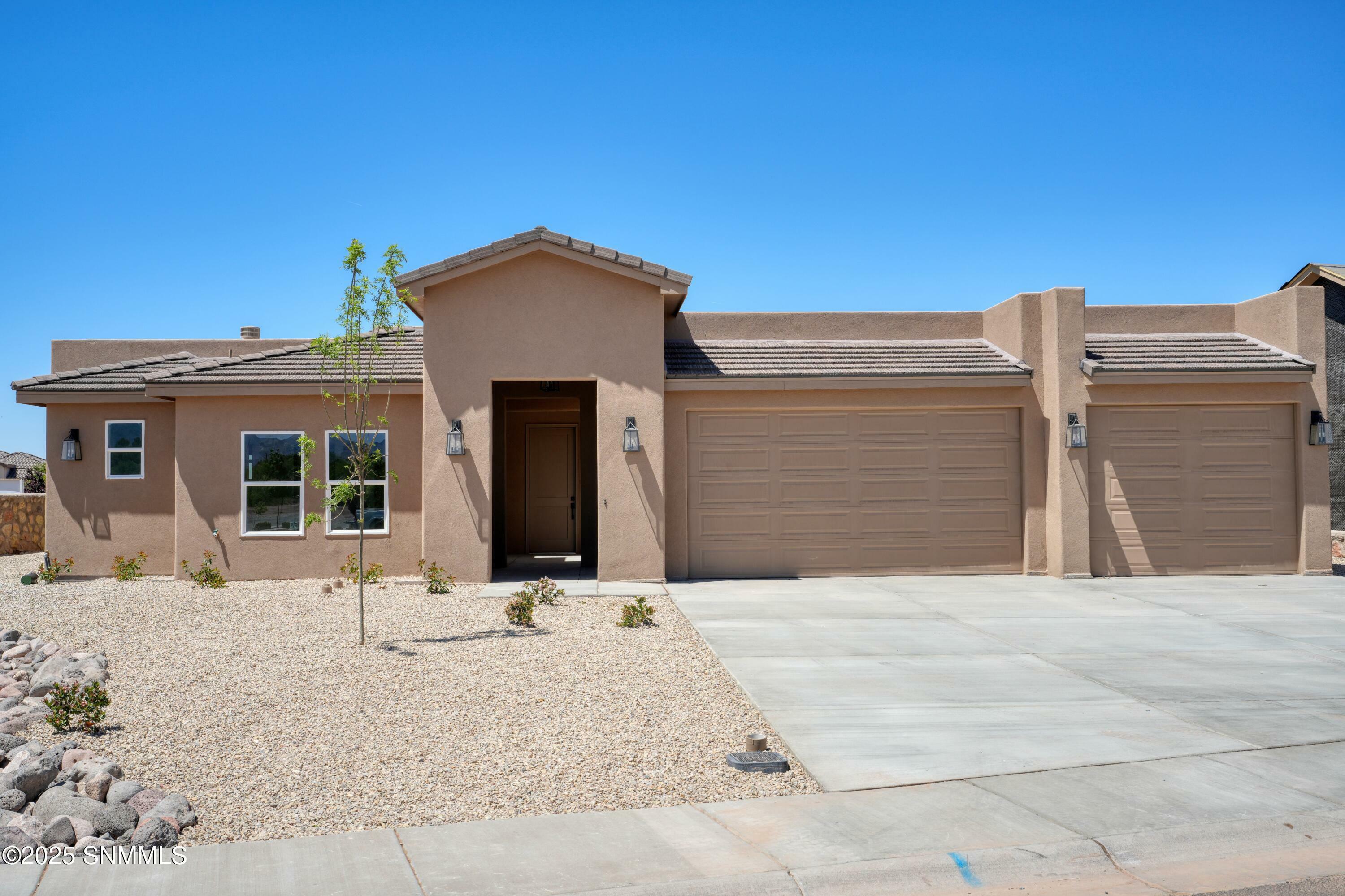 Property Photo: 4080 Santa Elena Place NM 88005