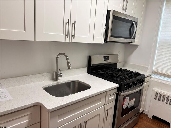 Property Photo:  1133 Midland Avenue 1K  NY 10708 